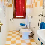 דירה With Direct Access To The Pool *