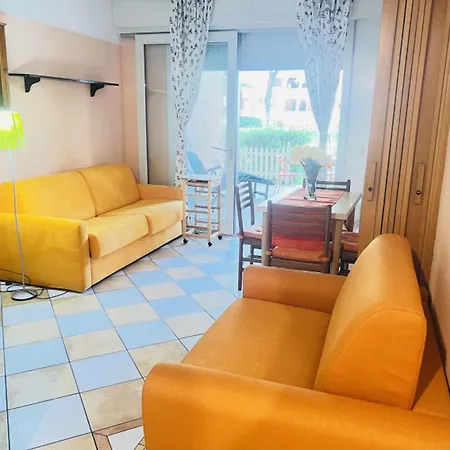 דירה With Direct Access To The Pool ביביונה