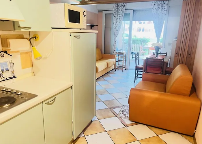 With Direct Access To The Pool Διαμέρισμα *